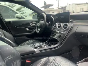 Mercedes-Benz C300 2019 Black