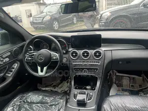 Mercedes-Benz C300 2019 Black