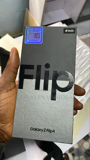 New Samsung Galaxy Z Flip4 128 GB Black