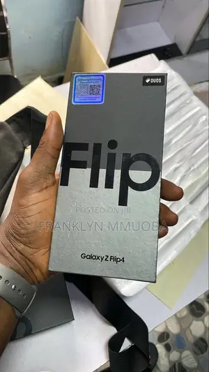 New Samsung Galaxy Z Flip4 256 GB Black