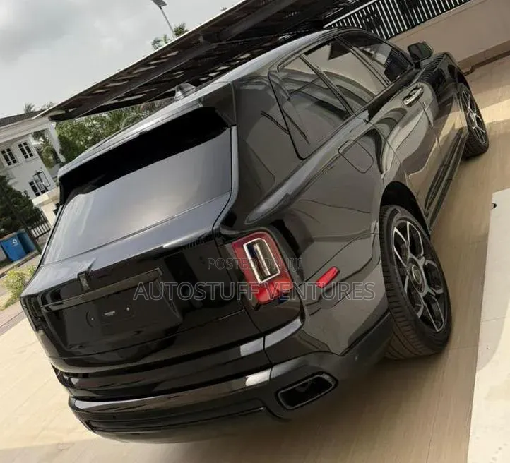 Rolls-Royce Cullinan 2024 Black