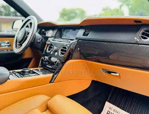 Rolls-Royce Cullinan 2024 Black