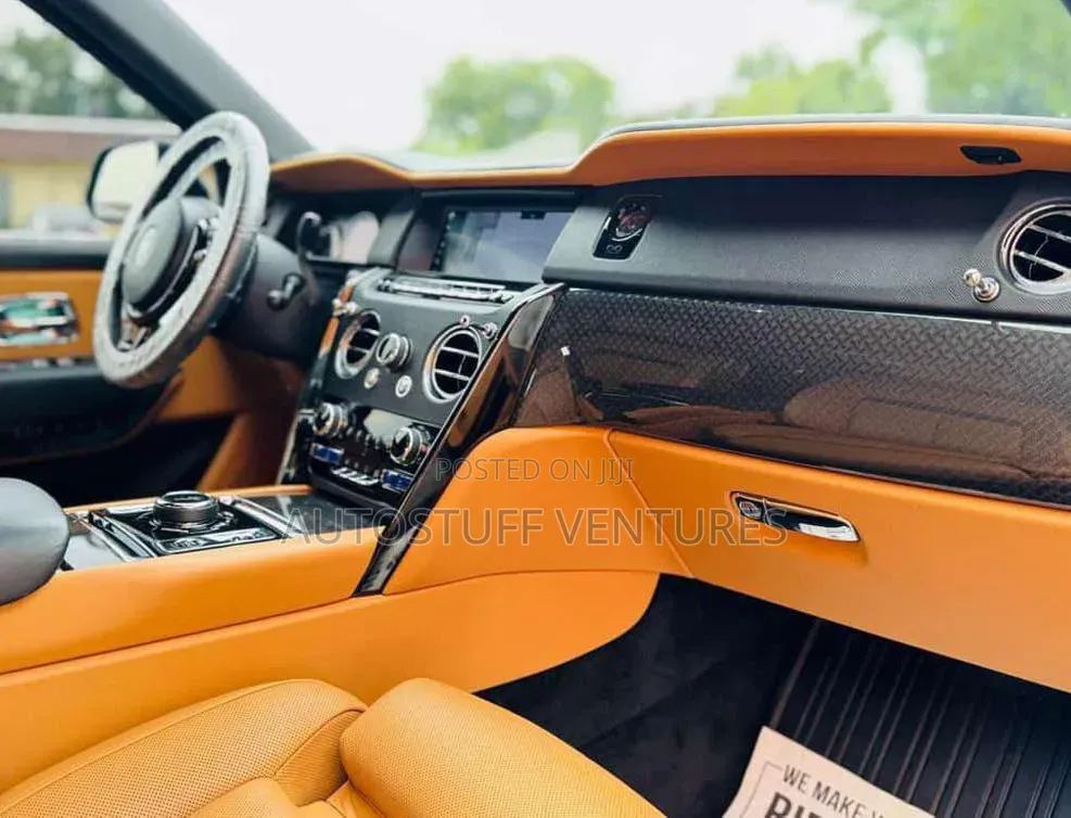 Rolls-Royce Cullinan 2024 Black