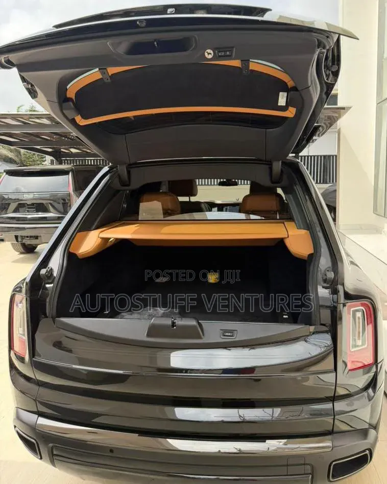 Rolls-Royce Cullinan 2024 Black