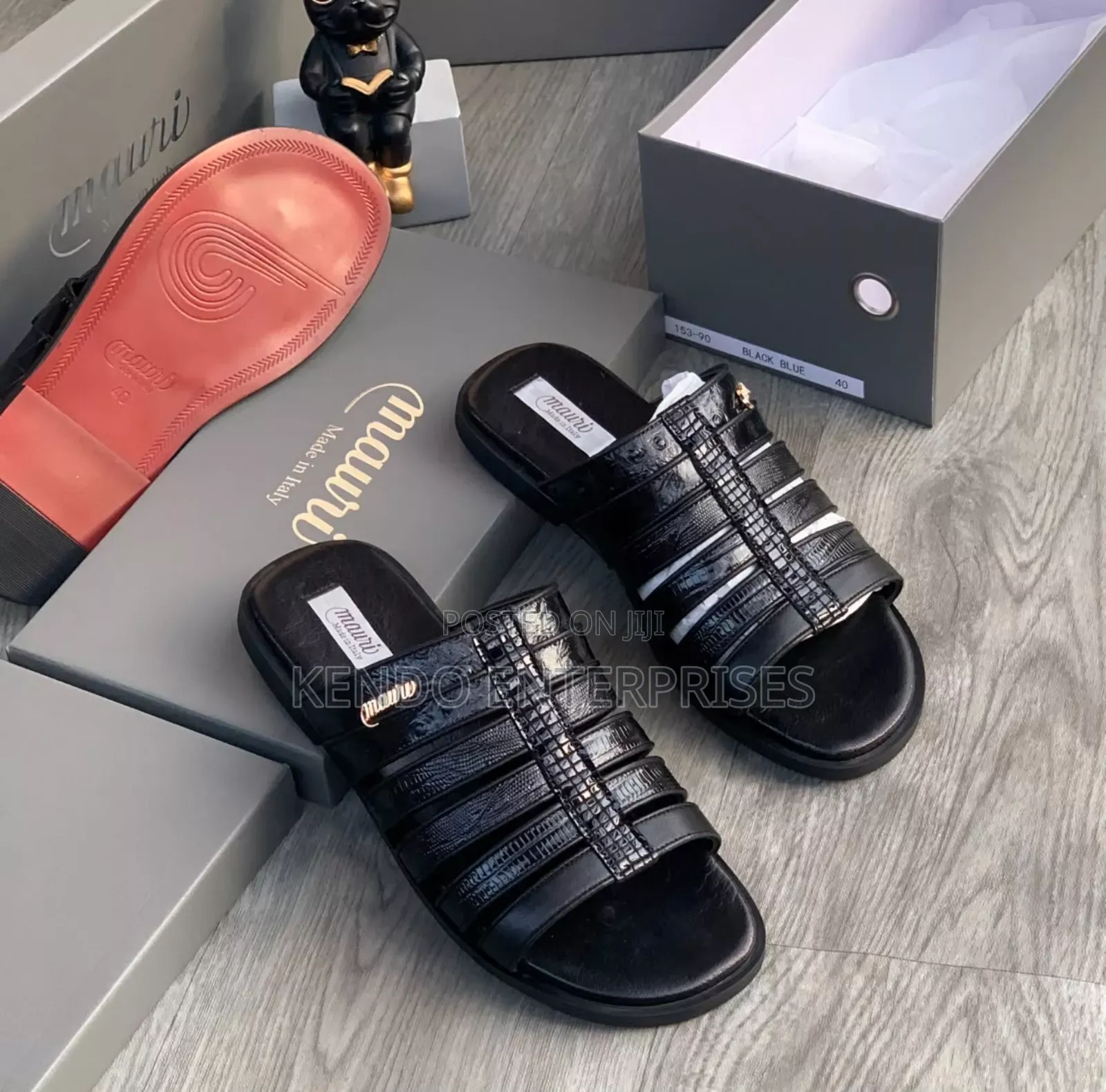 Mawui Men's Flat