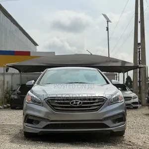 Hyundai Sonata Sport 4dr Sedan (2.4L 4cyl 6A) 2015 Gray
