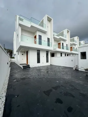 4bdrm Duplex in Ikota for sale