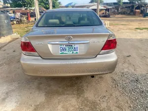 Toyota Camry 2005 Gold