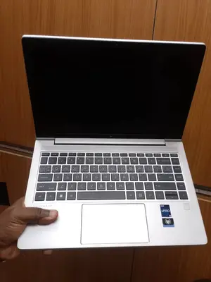 Laptop HP EliteBook 640 G10 16GB Intel Core i5 HDD+SSD 512GB