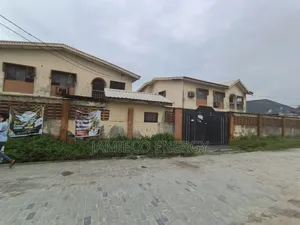 3bdrm Block of Flats in Sangotedo for sale