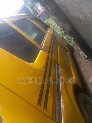 Suzuki Every 2010 Yellow