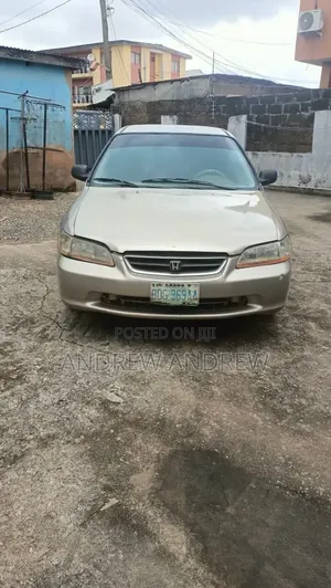 Honda Accord 2001 Gold