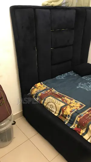 4 by 6 Bed and Bed Stand.