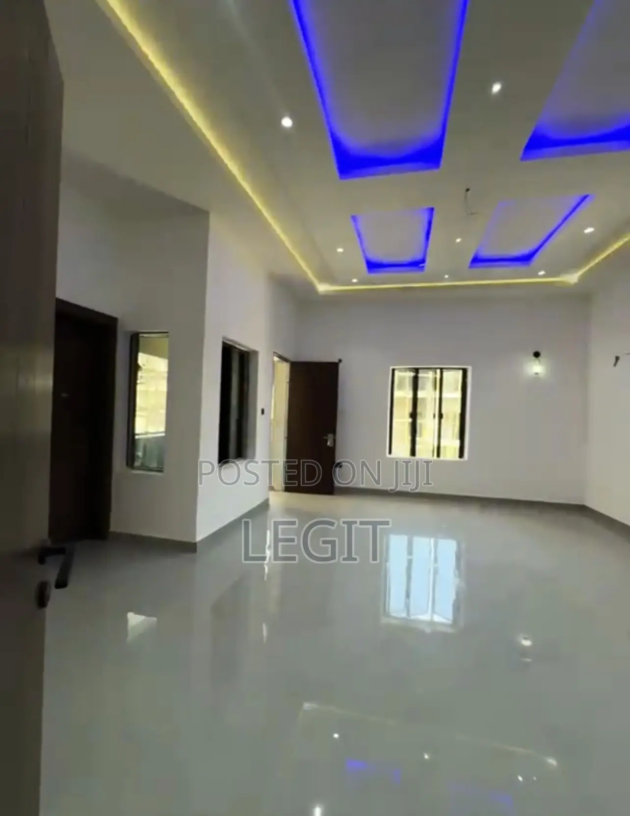 5 Bedroom Flat Semidetached