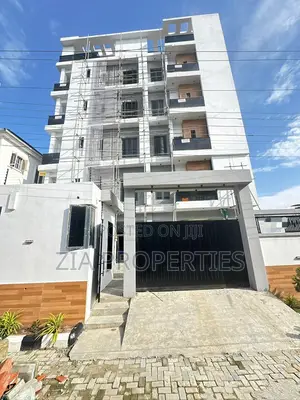 2bdrm Apartment in Freedom Way, Lekki Phase 1 for sale