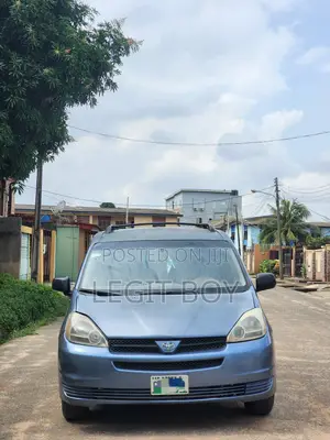 Toyota Sienna 2005 Blue