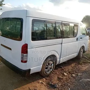 Toyota HiAce 2010 White