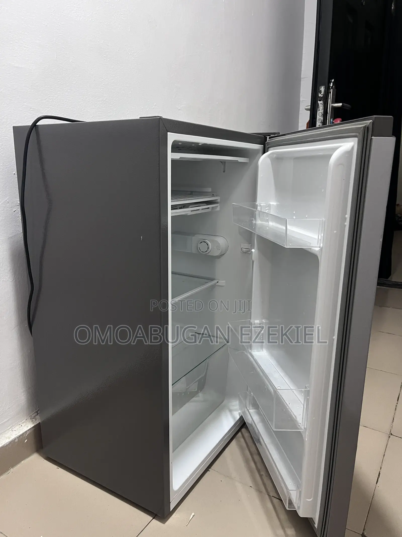 Clean Hisense 90l Tabletop Fridge – Abule Egba