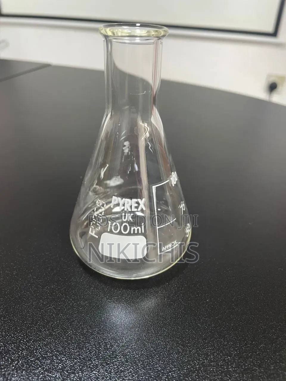 Pyrex Erlenmeyer (Conical) Flask, Narrow Neck, 100 Ml Material