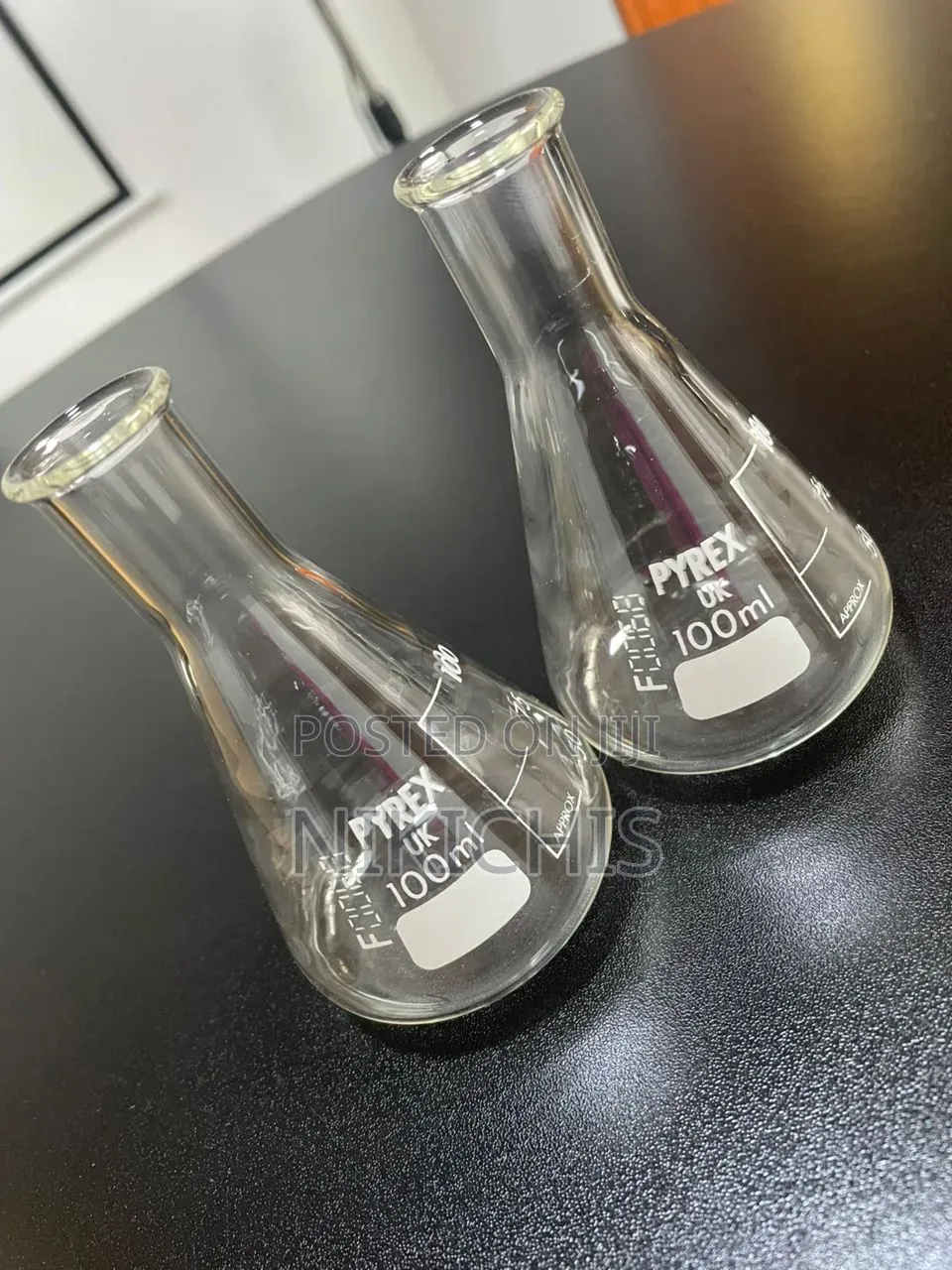 Pyrex Erlenmeyer (Conical) Flask, Narrow Neck, 100 Ml Material