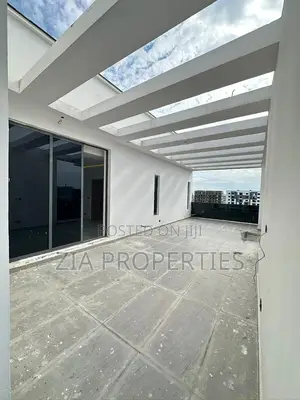 3bdrm Penthouse in Freedom Way, Lekki Phase 1 for sale