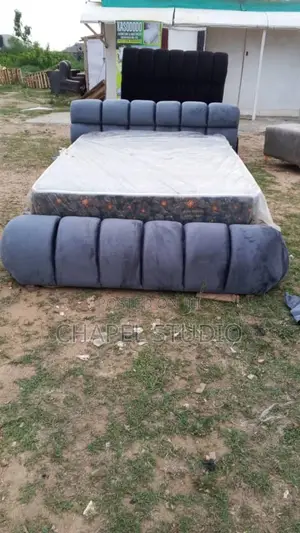 Bedframe Bubble 4by6 With Matress