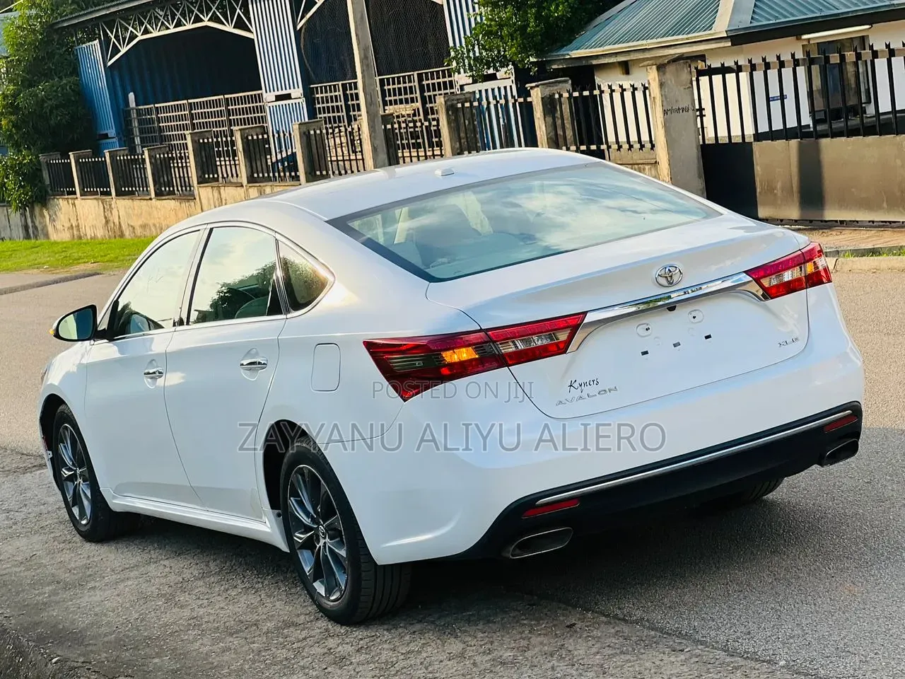Toyota Avalon 2017 White