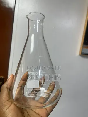 Pyrex Erlenmeyer Conical Flask, Narrow Neck, 500 Ml