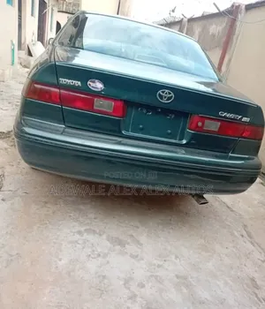 Toyota Camry 2000 Green
