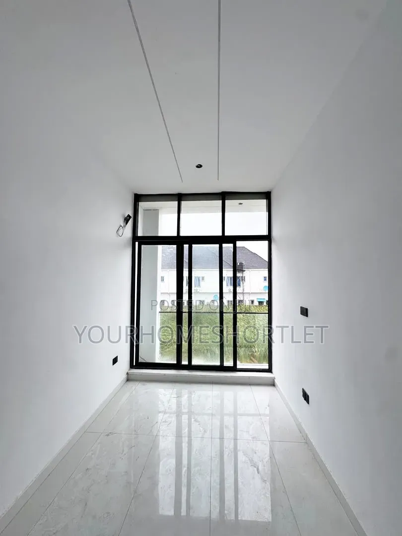 Stunning 4 Bedroom Detached Duplex With Bq
