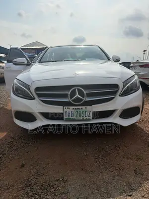 Mercedes-Benz C300 2017 White