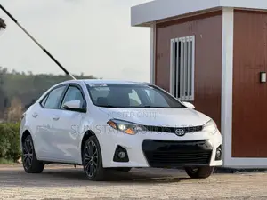 Toyota Corolla 2015 White