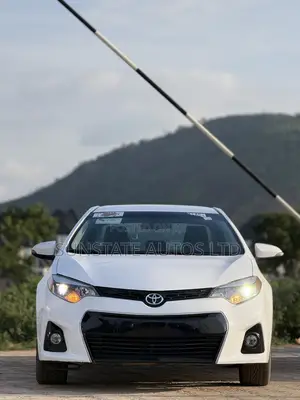 Toyota Corolla 2015 White
