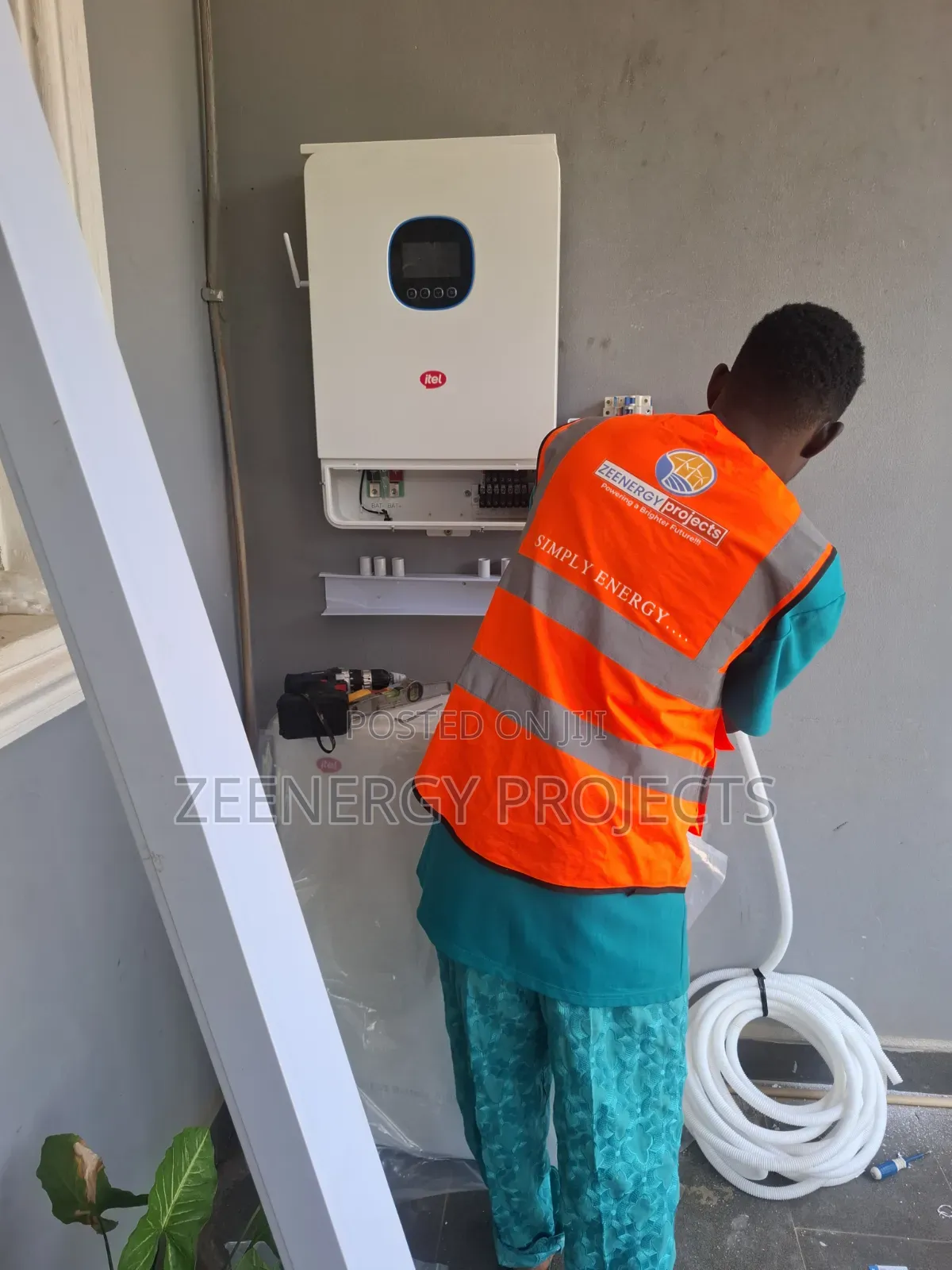 8kwh Inverter With 16kwh Lithium