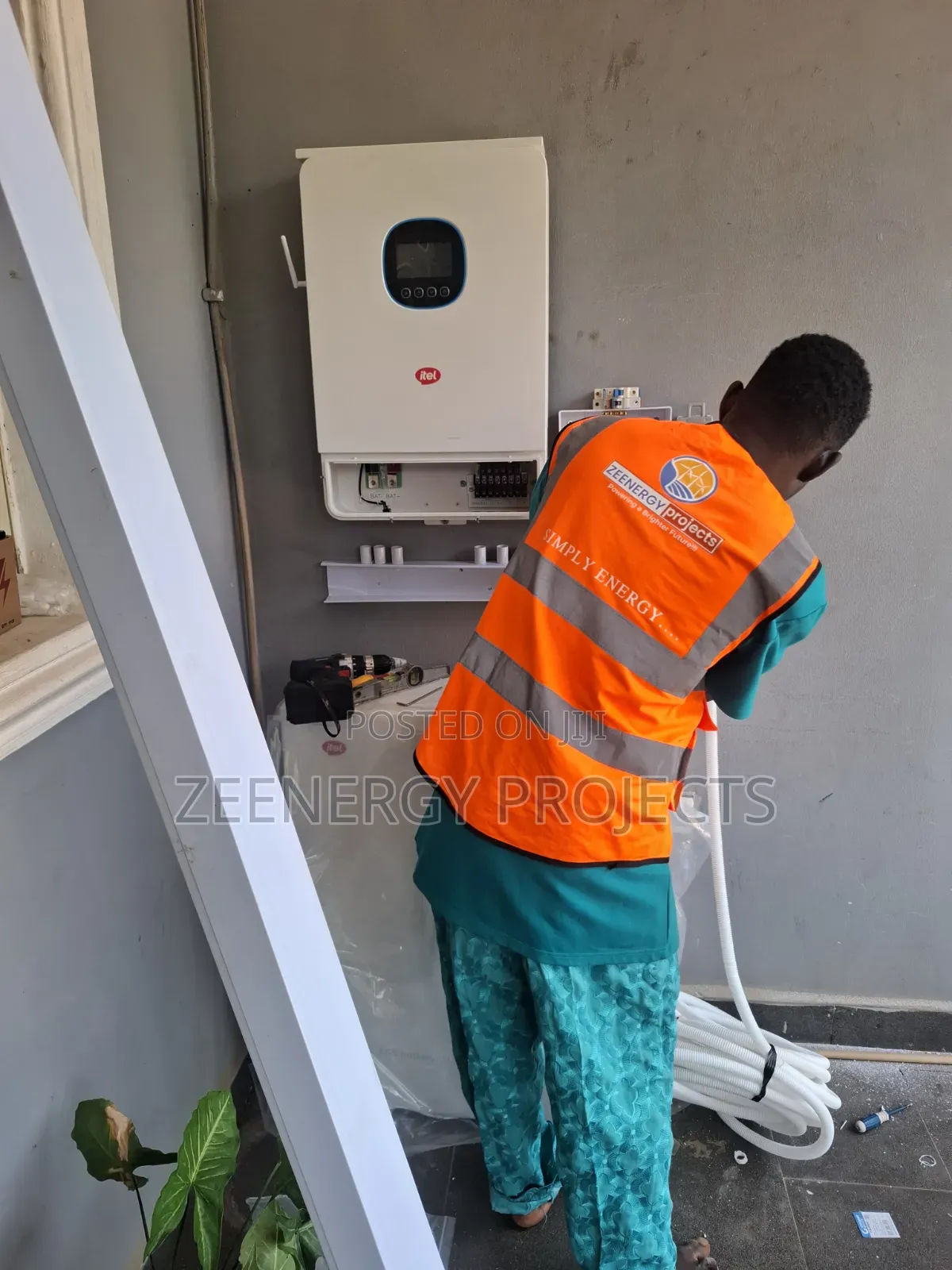 8kwh Inverter With 16kwh Lithium