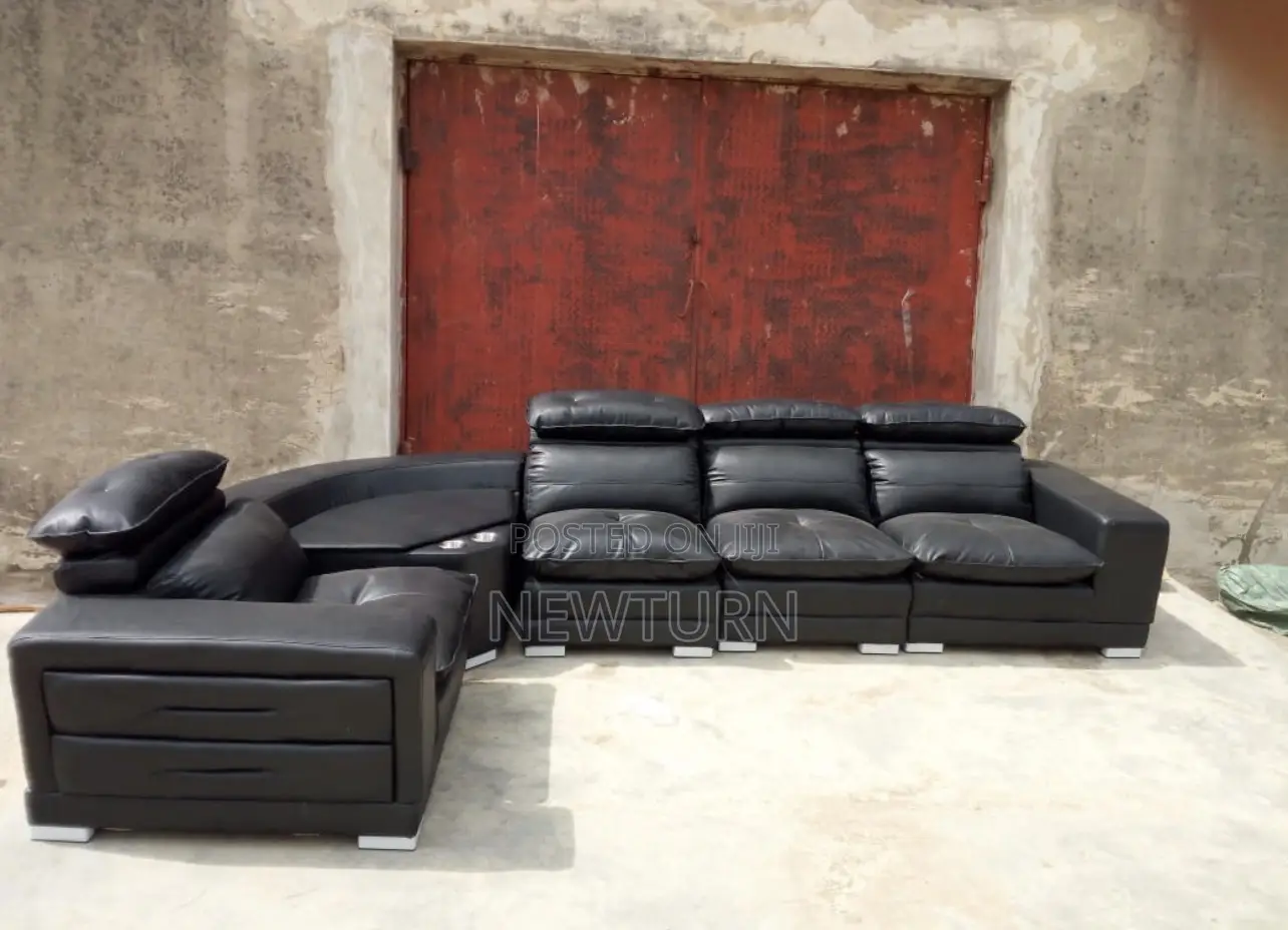A Good Quality of Corner Leather Sofas Chairs.