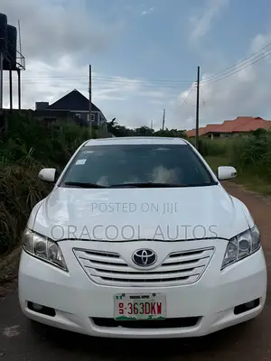 Toyota Camry XLE V6 4dr Sedan (3.5L 6cyl 6AM) 2009 White