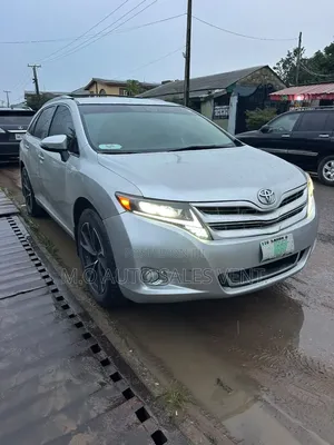 Toyota Venza 2010 Silver