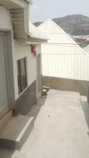 Mini Flat in Ushafa for rent