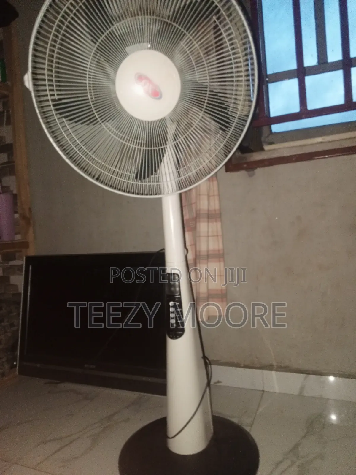 18" Rechargeable Fan