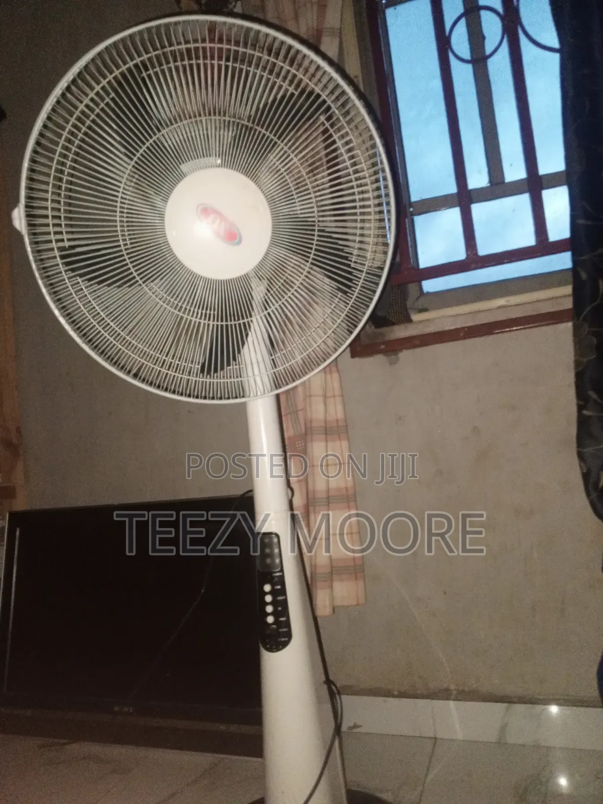 18" Rechargeable Fan