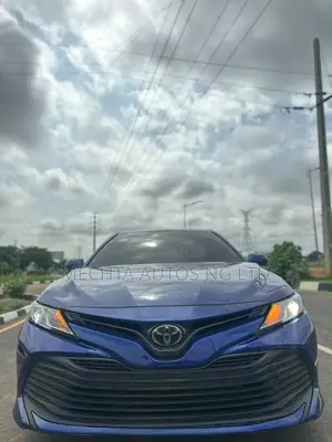 Toyota Camry LE FWD (2.5L 4cyl 8AM) 2018 Blue
