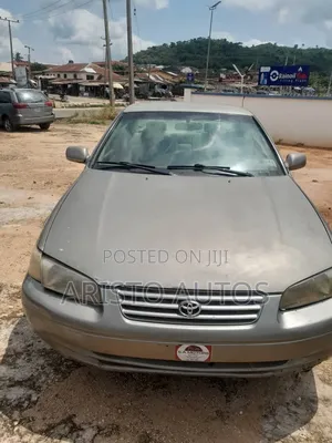 Toyota Camry Automatic 1999 Gold