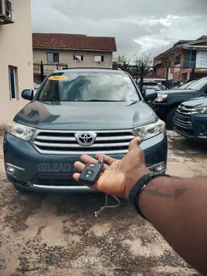 Toyota Highlander Limited 3.5l 4WD 2013 Gray