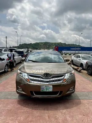 Toyota Venza V6 AWD 2010 Brown