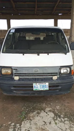 Toyota HiAce 1995 White