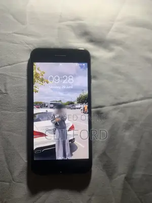 Apple iPhone 7 32 GB Black