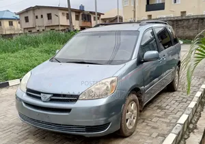 Toyota Sienna 2005 Blue