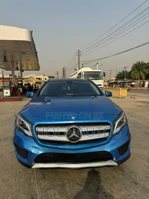 Mercedes-Benz GLA 250 2015 Blue