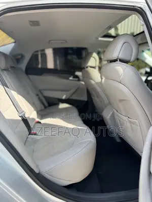 Hyundai Sonata Sport Sedan FWD (2.4L 4cyl 6A) 2017 Silver
